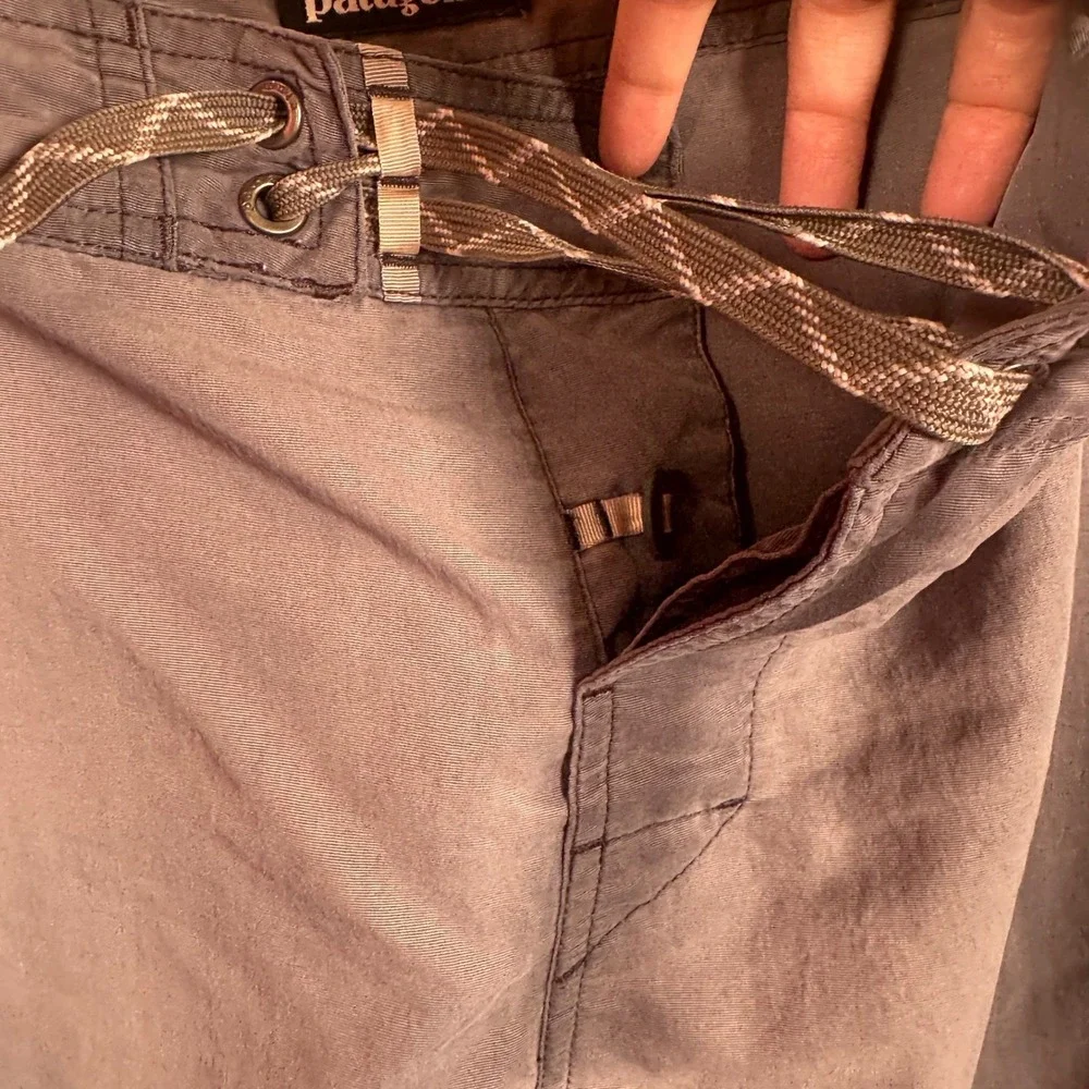 Patagonia Men's Gray Board Shorts Swim Trunks Elastic‎ Drawstring Pocket